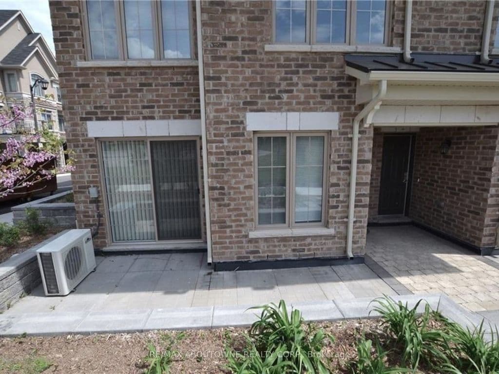 2441 Greenwich Dr #1, Oakville, ON, L6M 0S3