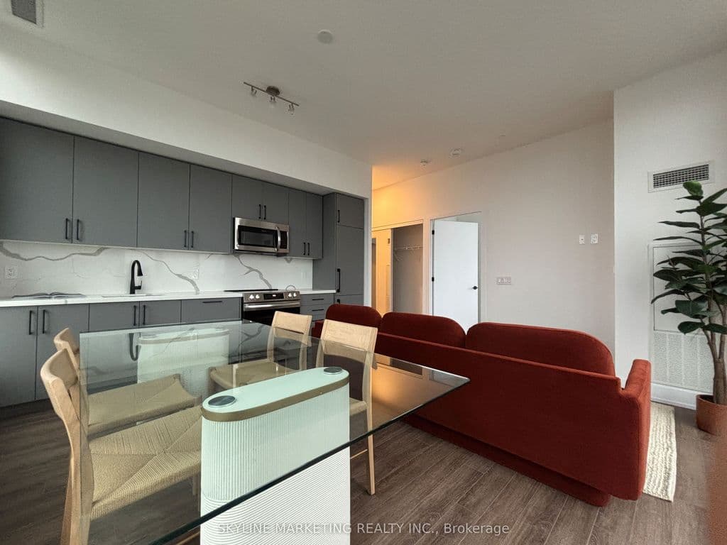 2450 Old Bronte Rd #834, Oakville, ON, L6M 5P6